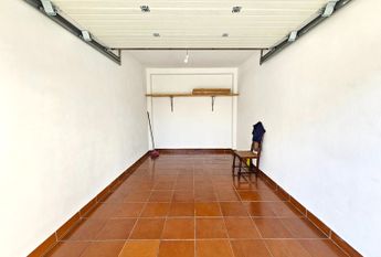 2 bedroom flat with balcony a stone's throw from Vageira Beach!