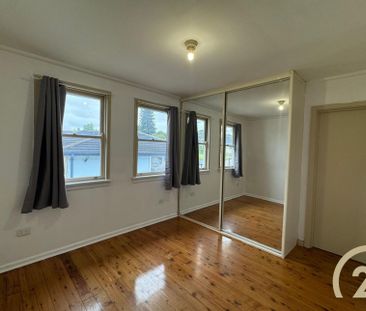 Five Bedroom Home&comma; in a Prime Location&excl; - Photo 1