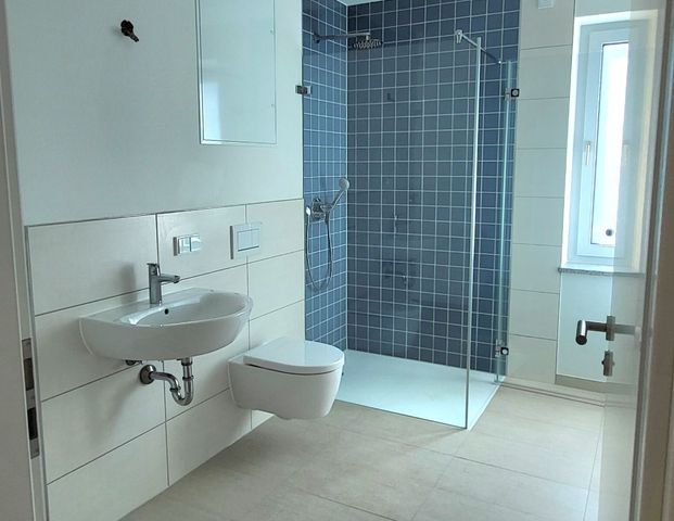 NEUBAU - großzügige Wohnung mit 2 Bädern und schöne Aussicht, barrierefrei - Foto 1