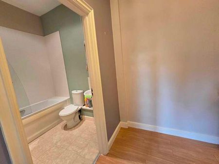 Bury Old Road, Prestwich, M25 - Photo 4