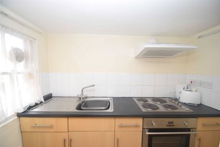 1 bed apartment to rent in Valley Bridge Parade, Scarborough, YO11 - Photo 4