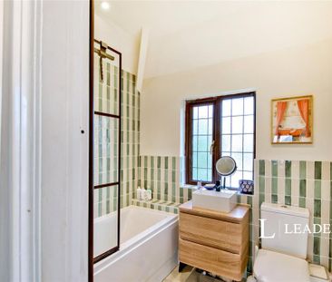 3 bedroom semi-detached house to rent - Photo 6