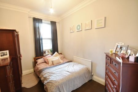 2 Bed - Ashleigh Grove, Jesmond, - Photo 4