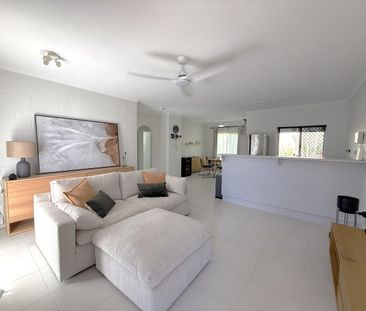 RENOVATED 2 BEDROOM DUPLEX - Photo 5