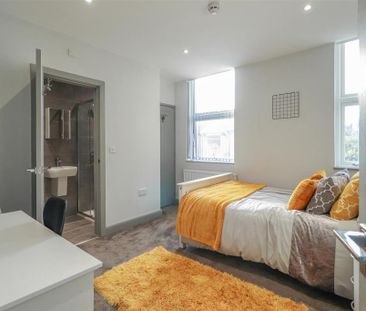 6 bedroom terraced house to rent - Photo 3