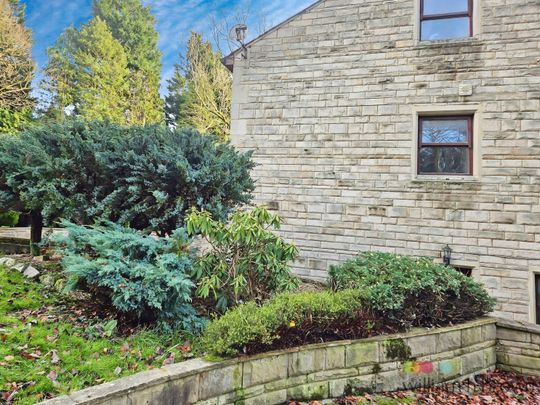 Woodleigh Hall Mews, Leeds, Rawdon - Photo 1