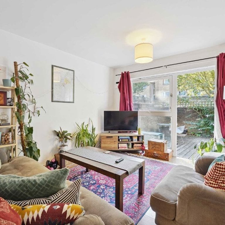 Turenne Close, SW18 1JN, London - Photo 1