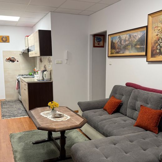 Na prenájom 2 izbový byt na Jazere - Voľný ihned - Fotografia 1