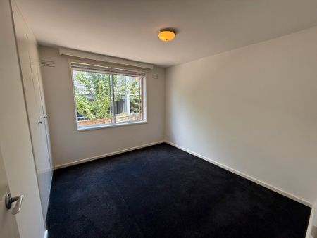 North Facing Apartment With Great Views. - Photo 2