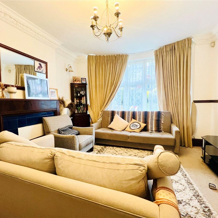 4 bedroom house to rent South Croydon, CR2 - Photo 1