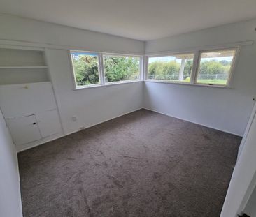 Large family home with plenty of space for the kids - Photo 1