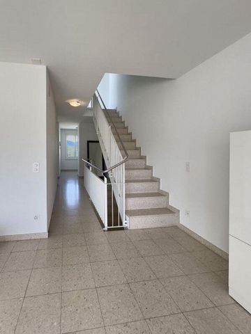 Appartamento triplex di 4 ½ locali, con 2 posteggi | 4 ½ Zimmer Triplex-Wohnung, mit 4 Parkplätze - Foto 3