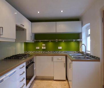 2 bedroom end of terrace house to rent - Photo 5