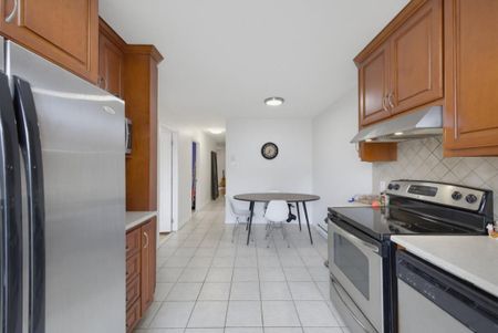 9057 - 9055 Rue Copernic, H1R 3N8, H1R 3N8, Montréal - Photo 5