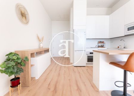 Temporary rental apartment with 1 bedroom and 1 bathroom with panoramic views, swimming pool and parking in San Sebastián de los Reyes - Photo 3