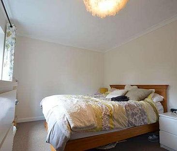 Bedroom Property In Milford, GU8 - Photo 4