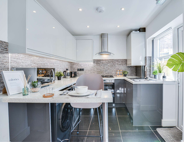 Hersey Street Room 3 - Yellow - Photo 1