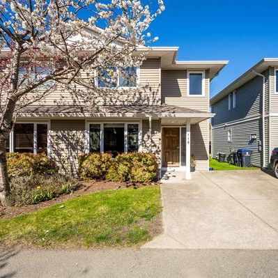 Townhouse 3 Bed/ 1.5 Bath - Courtenay - Photo 4
