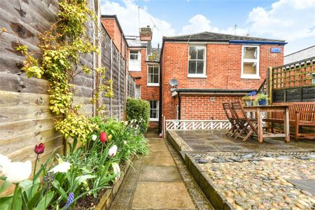 3 bedroom terraced house to rent - Photo 5