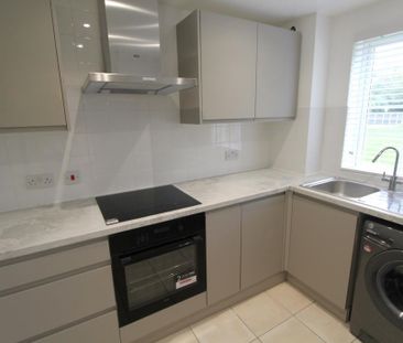 2 bedroom ground floor flat to rent - Photo 5