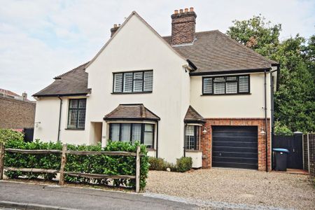 5 bedroom detached house to rent - Photo 4