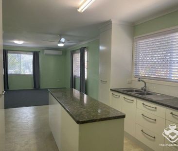 4 Bedroom 2 Bathroom 4 Car - Photo 4