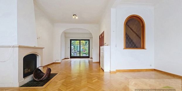 Woning te huur in Ukkel voor € 2.500 met 5 slaapkamers - Photo 1