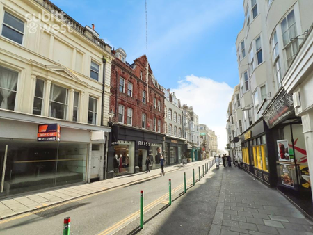 3 bedroom apartment to rent - Photo 2