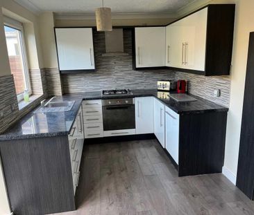 3 bedroom terraced house to rent - Photo 1