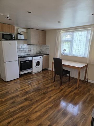 1 bedroom flat to rent - Photo 5