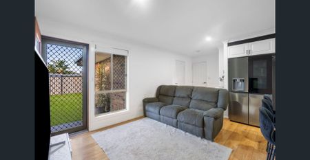 Beautiful Renovated Family home - Photo 2