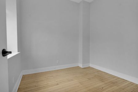 For Lease - 330 Clarence Street Unit# 201, London East, Ontario - Photo 2