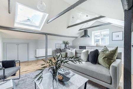 Beacon Mews, South Road, Weybridge, Surrey, KT13 - Photo 3