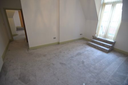 To Let 3 Bed Apartment - Photo 5