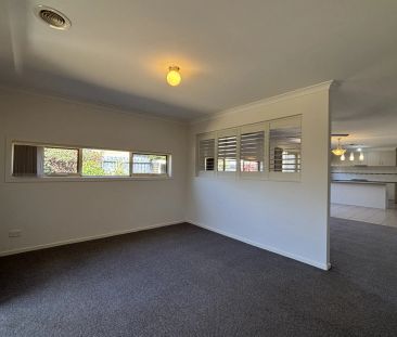 Stylish & Modern - Photo 1