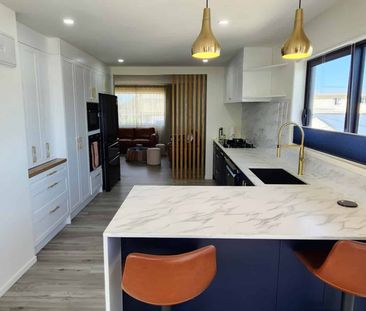 Large 4 bedroom family home - Photo 5