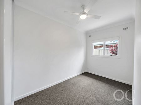 Open the Door to Light, Comfort & Everyday Convenience - Photo 3