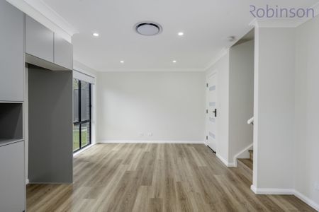 Brand new three bedroom townhouse with ducted air conditioning - Photo 2