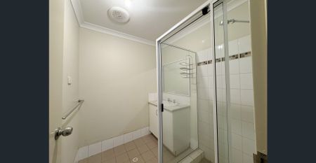 Secure 2 Bedroom - Neat & Tidy! - Photo 5