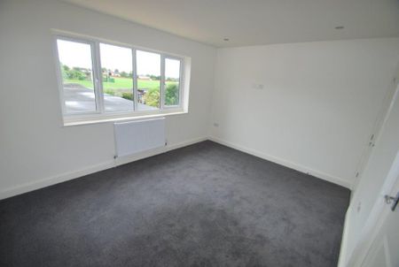 3 bedroom detached house to rent - Photo 4