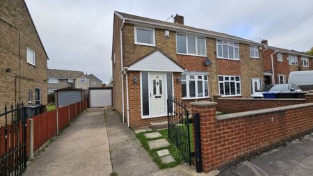 3 bed Semi-Detached - To Let - Photo 2