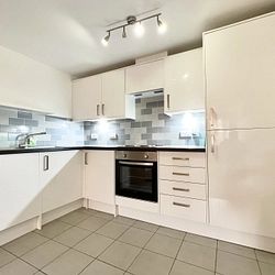 The Royal Seabathing, Canterbury Road, Margate, CT9 5NB, Kent - Photo 2