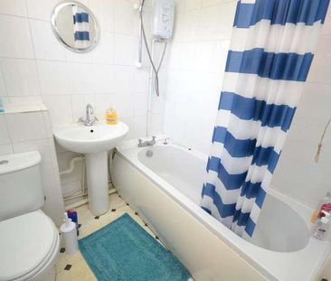 Fleming Gardens, Clifton, NG11 - Photo 3