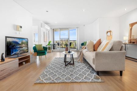 Modern One-Bedroom Apartment with Resort-Style Facilities - Photo 5