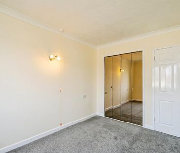 1 bedroom retirement property to rent - Photo 6