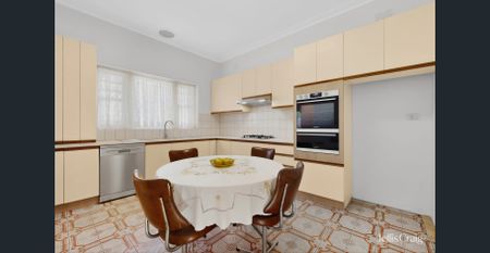 Character & Comfort in Travancore’s Finest Pocket - Photo 3