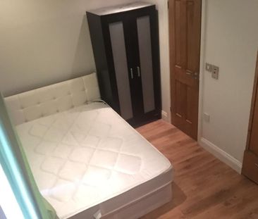 Room in a Shared Flat, Willesden, NW10 - Photo 1