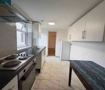 1 bedroom ground floor flat to rent - Photo 2