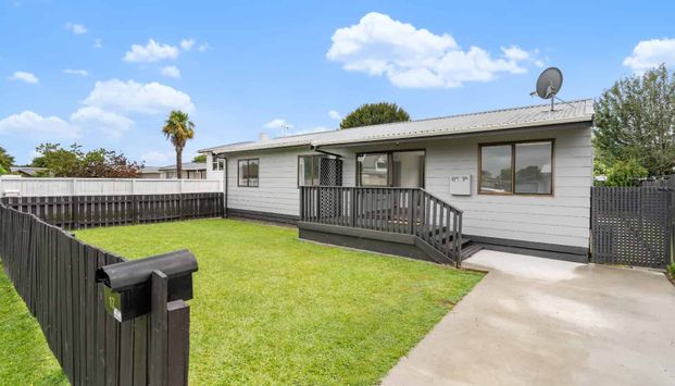 3 Bedroom home in Leamington - Photo 1