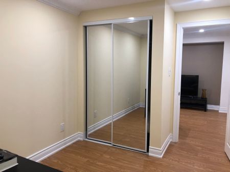 For Lease - 95 Dewpoint Road, Vaughan, Ontario - Photo 2